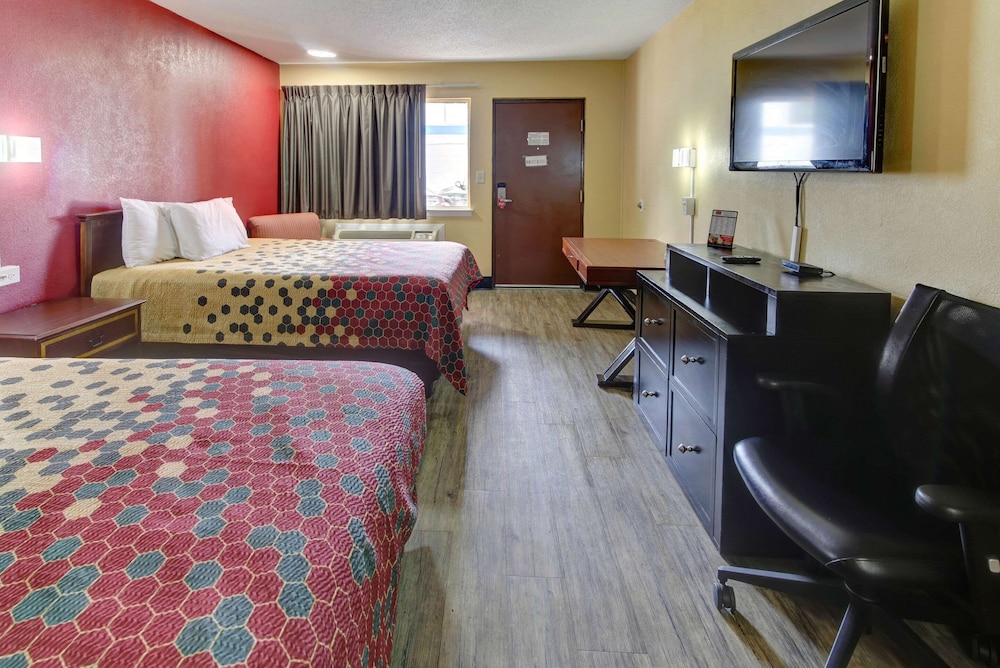 Econo Lodge Town Center 18/32
