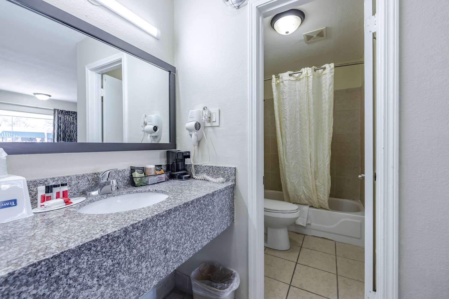 Travelodge by Wyndham Jackson North 26/26