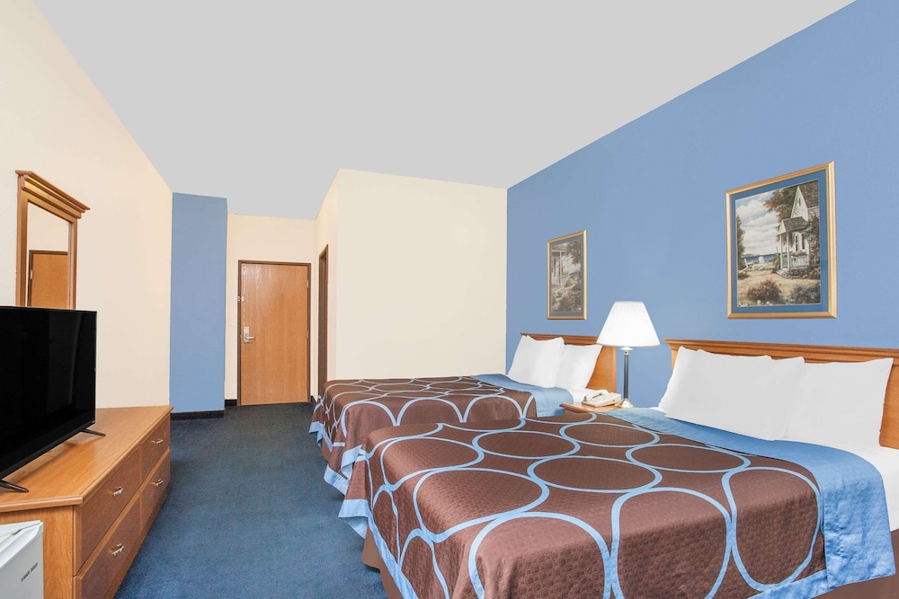 Super 8 By Wyndham Cobleskill Ny 4/29