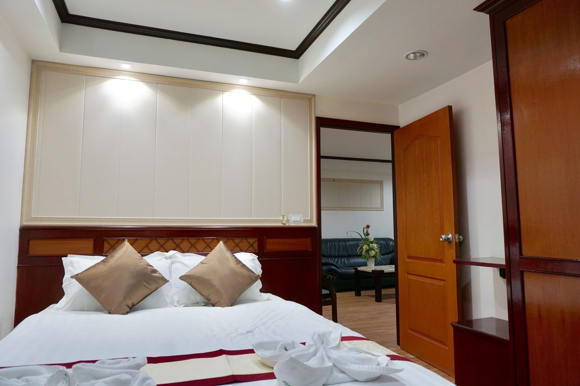PRESIDENTIAL SUITE