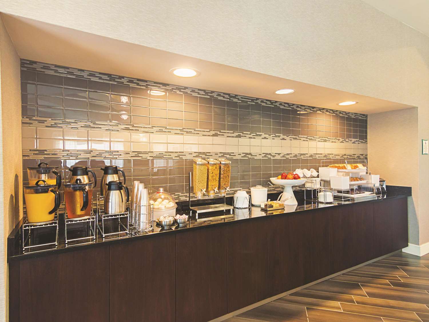 La Quinta Inn Suites Oklahoma City Nw Expwy 10/47