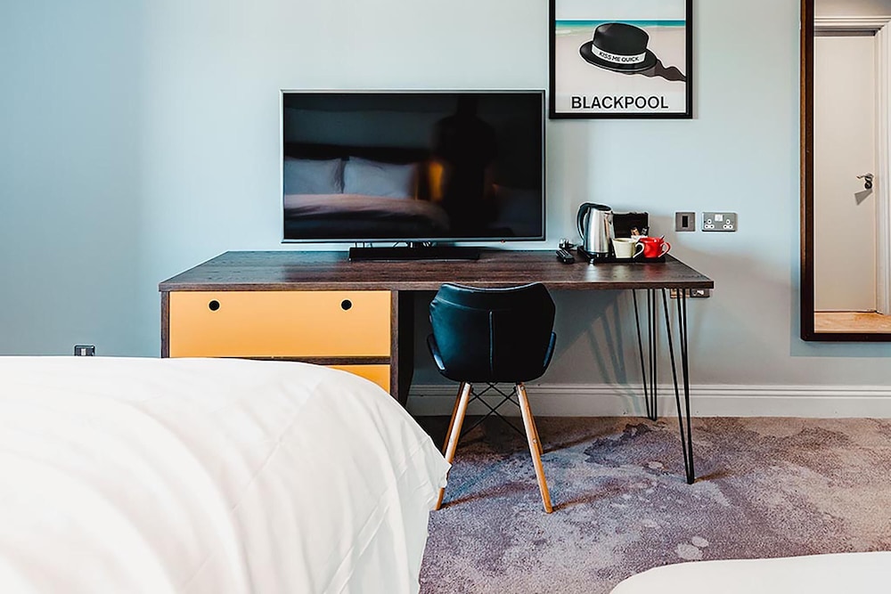 Village Hotel Blackpool 18/50