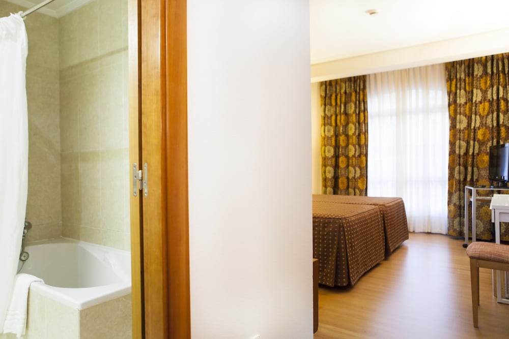 Hotel Sercotel Tres Luces 19/62