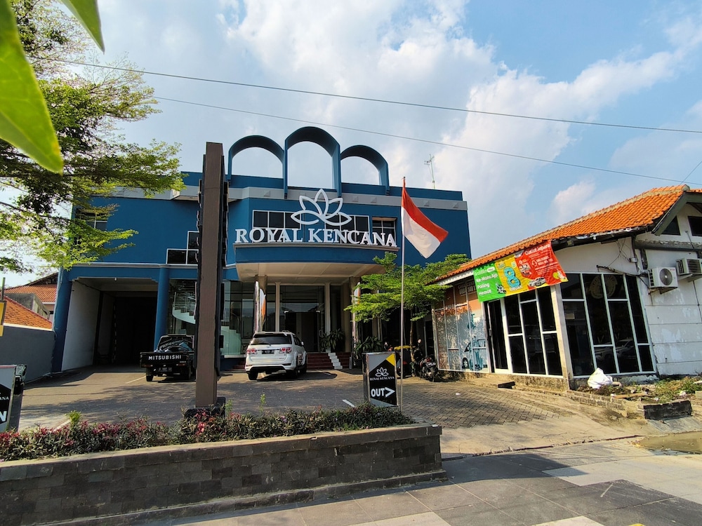 Hotel Kencana Jaya by ZUZU 4/50