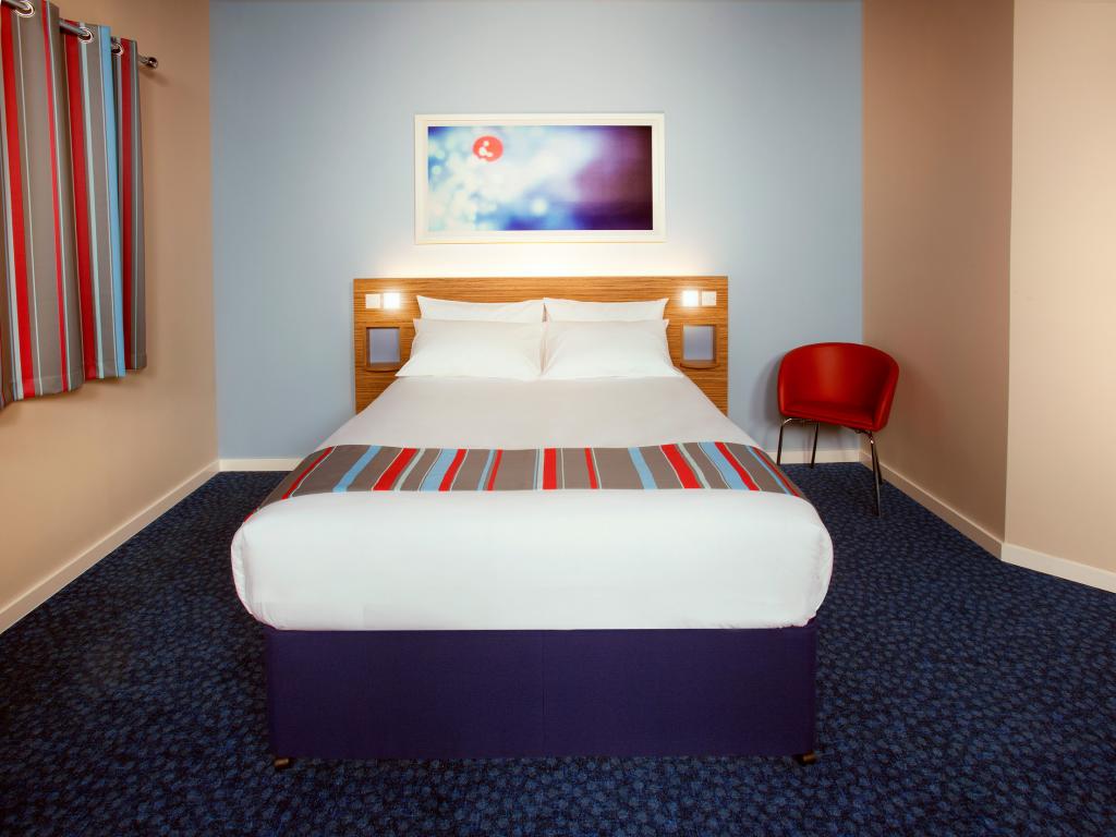 Travelodge Oxford Wheatley 12/24