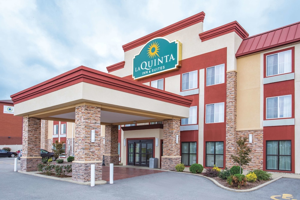 La Quinta Inn and Suites by Wyndham O Fallon, IL - St. Louis 3/37