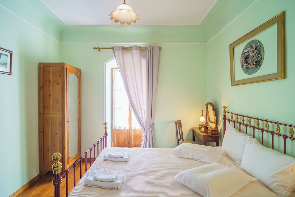 Villa, House, 5 Double Beds