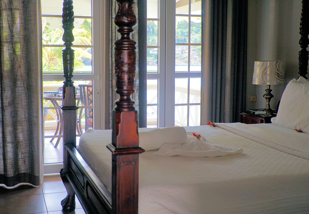 Deluxe, Studio, Queen Bed, Beach Front