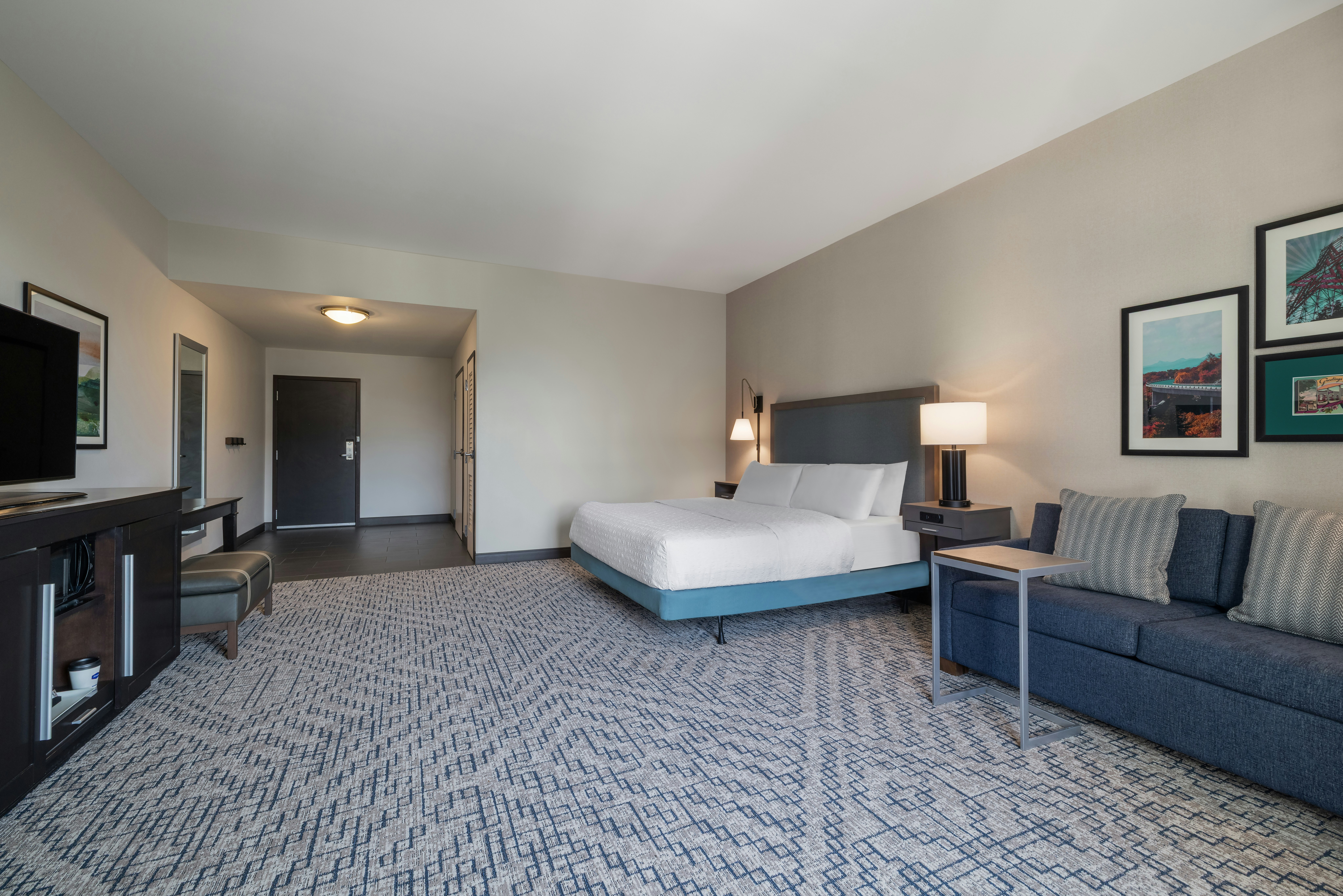 غرفة بسرير كينج لذوي الإعاقة، Hampton Inn And Suites Roanoke-Downtown 2/7