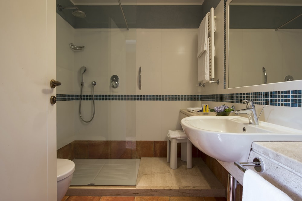 Lantana Resort Hotel and Apartments 67/68