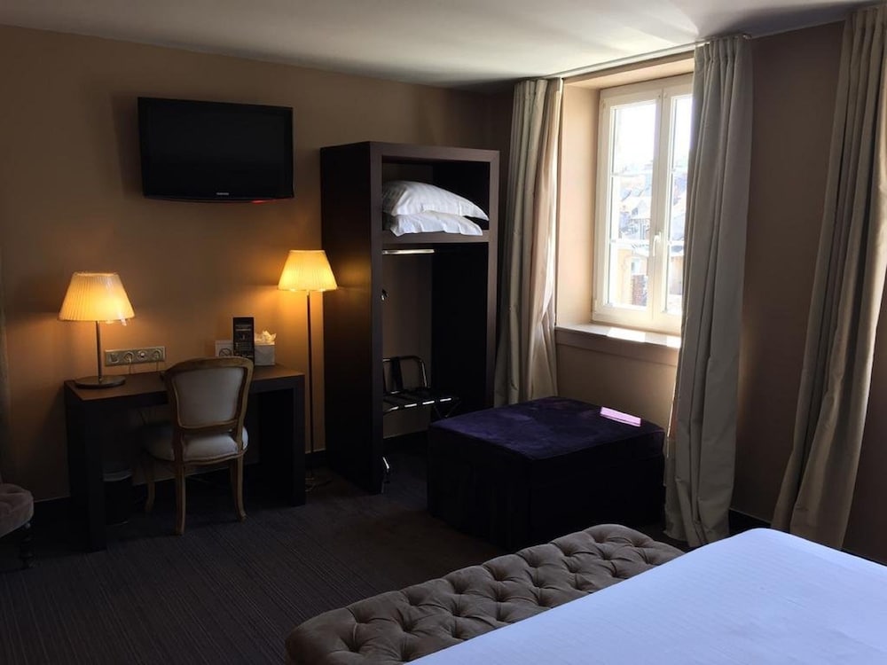 Hotel De Paris 12/57