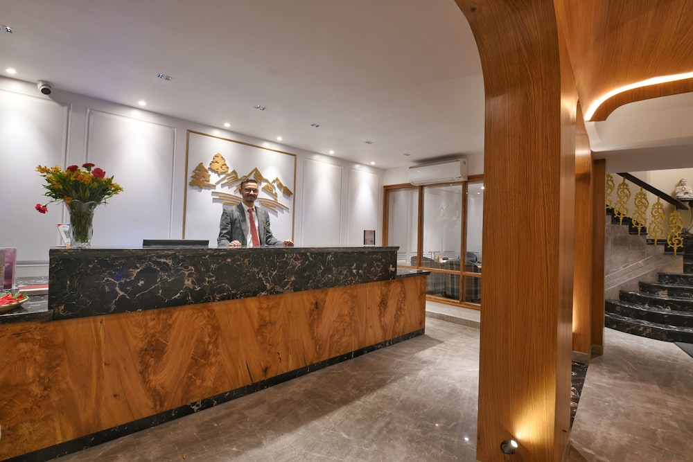 The Cedar Grand Hotel And Spa 4/32