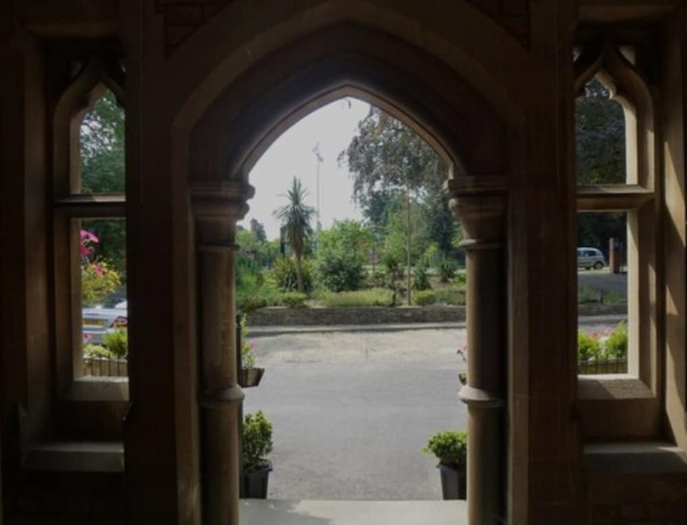 Beech House Hotel 25/31