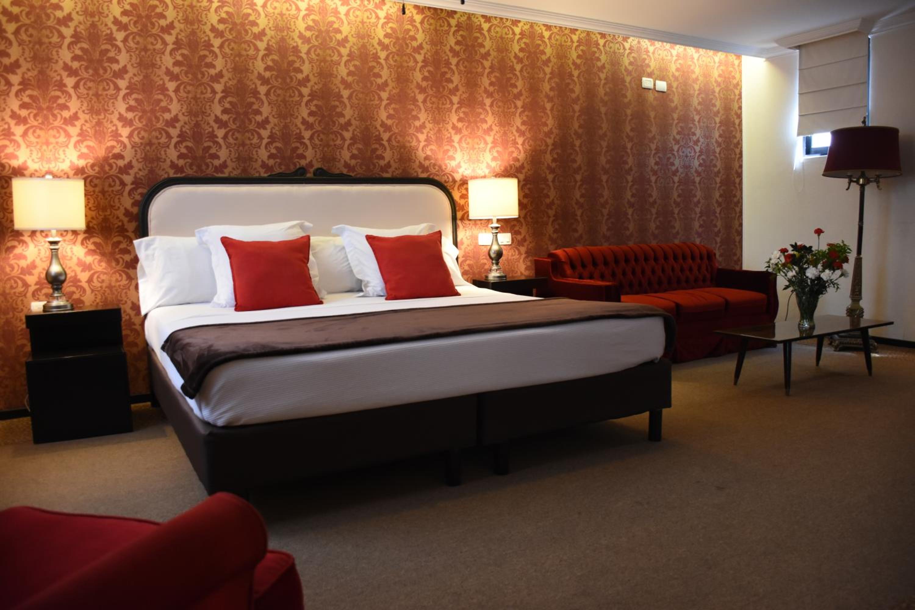 hotel clara luna