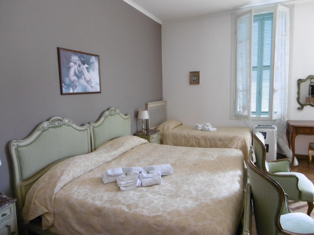 VILLA MARIA HOTEL 25/70