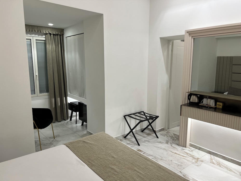 Maison Tritone 76/77