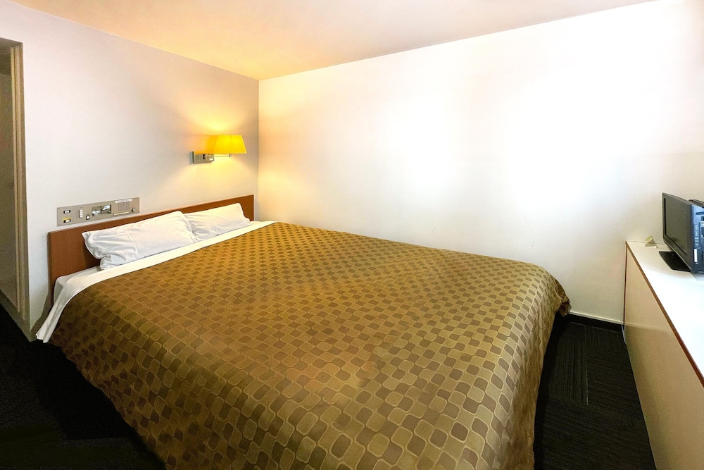 ROOM, DOUBLE BED