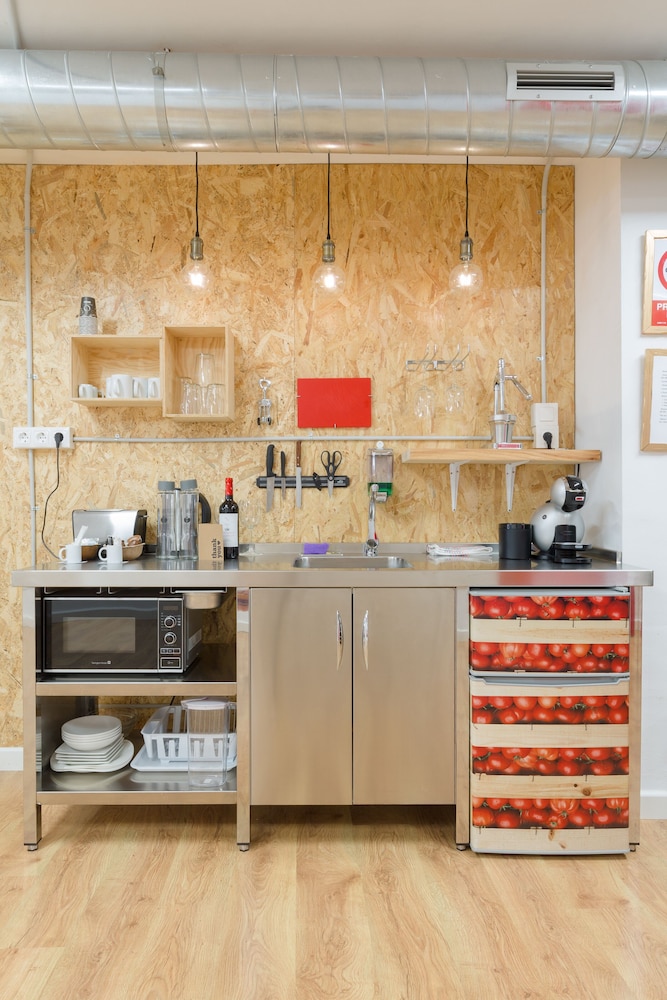 Tomate Rooms 5/50