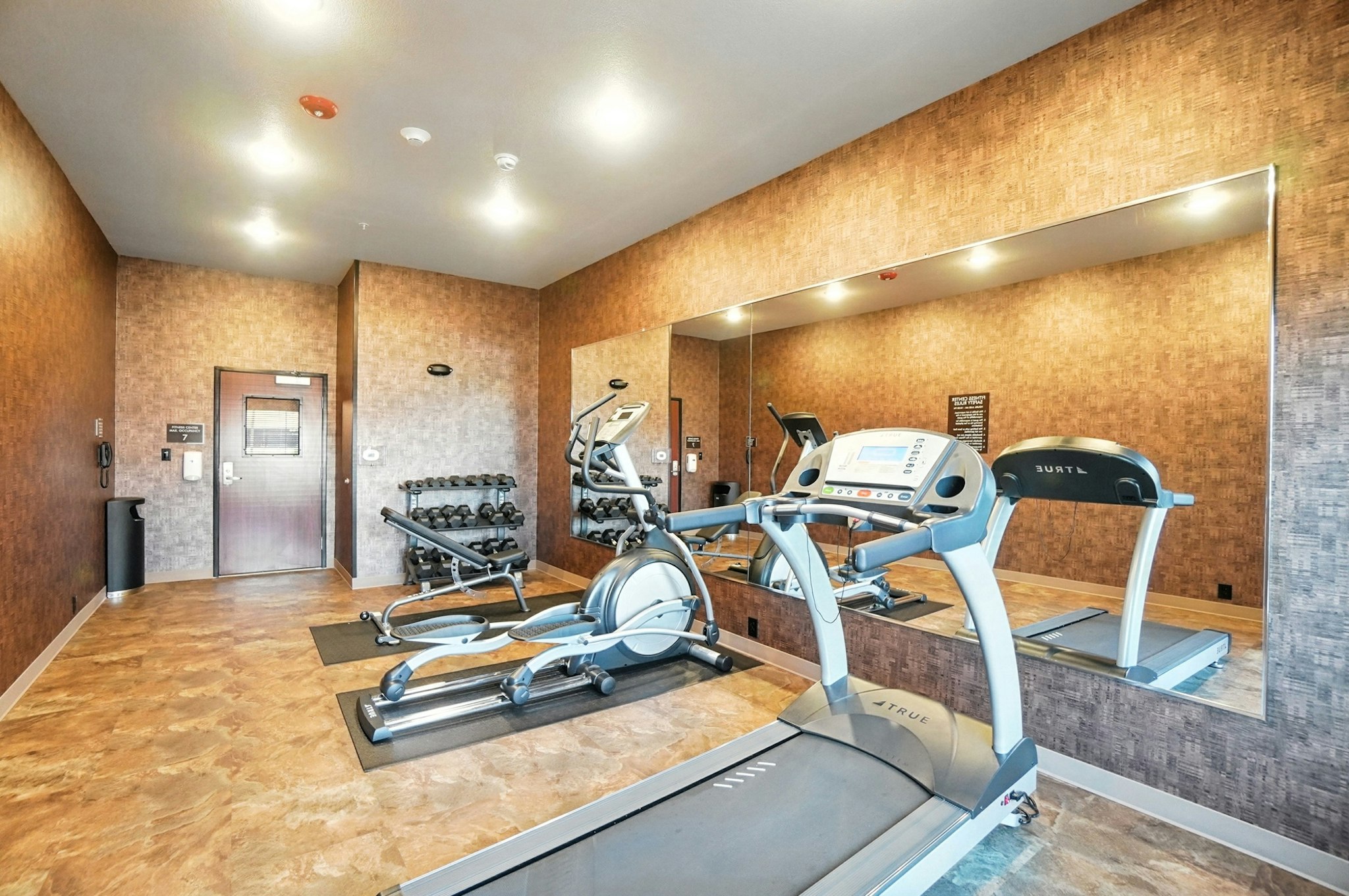 Cobblestone Hotel & Suites-Bellefontaine 23/50