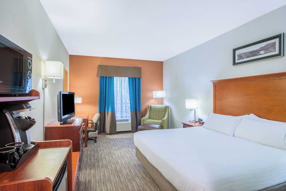 Holiday Inn Express Hotel And Suite Brattleboro Vt 13/47