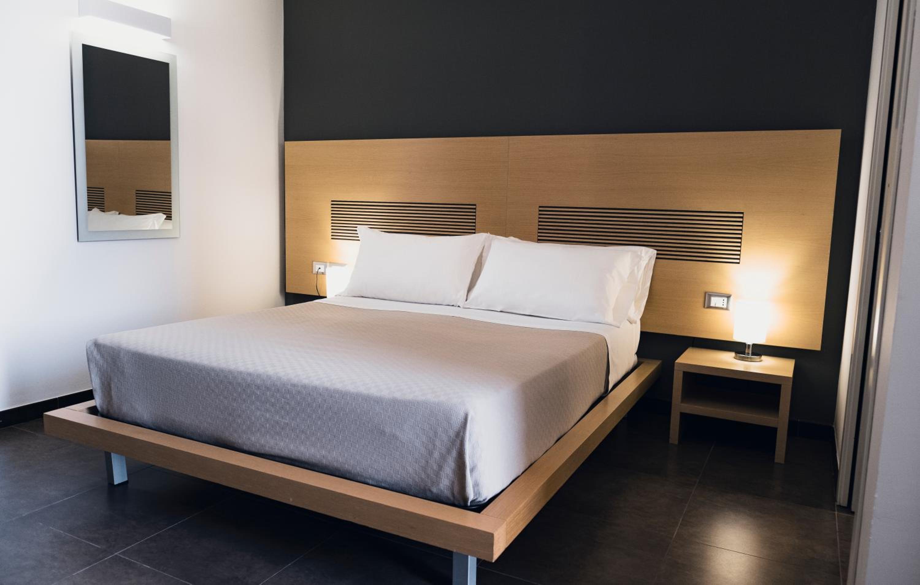 Room, Double Bed