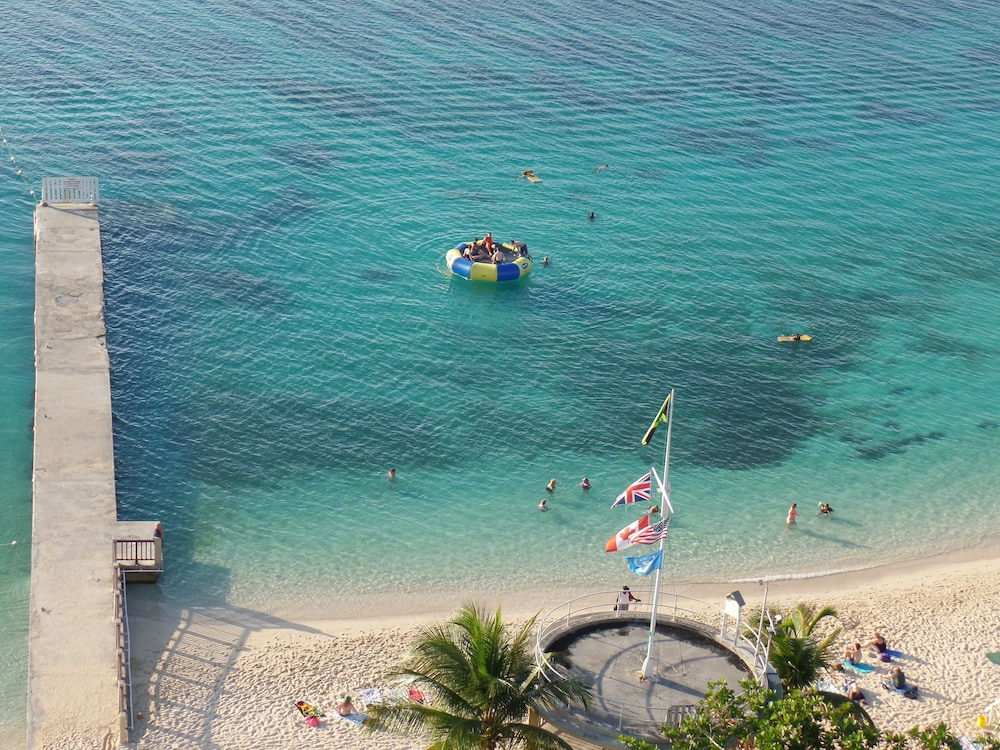Baywatch Beach at Montego Bay Club 16/25