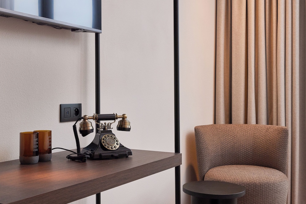 BEST WESTERN IMPERIAL 37/55