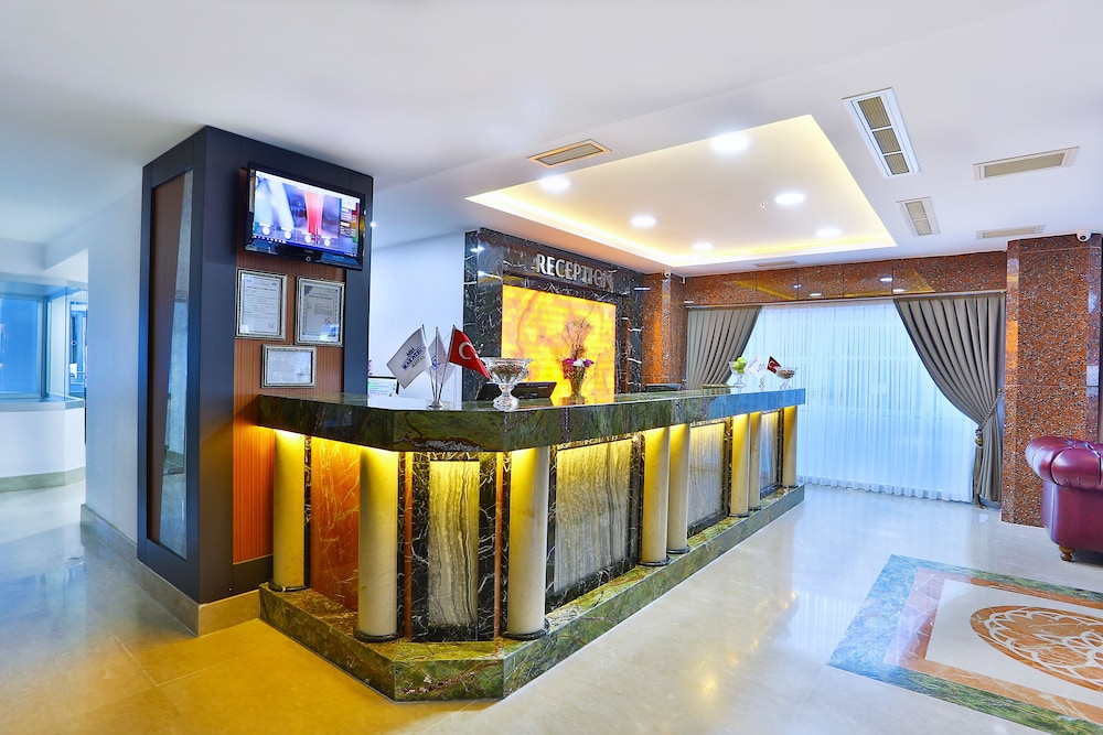 Marathon Hotel 2/39