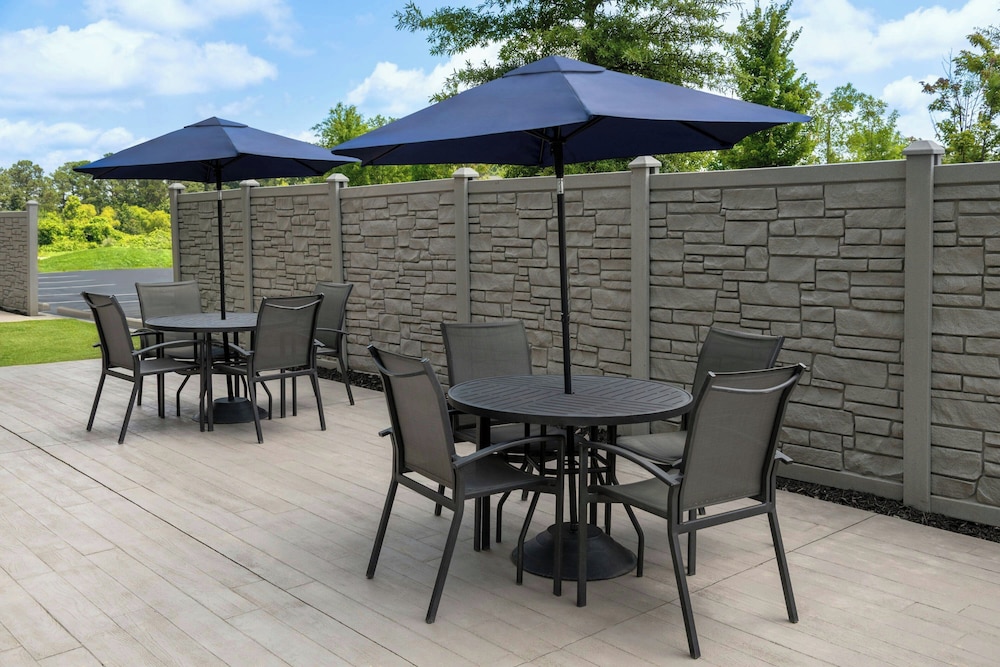 FAIRFIELD INN AND SUITES ATLANTA ACWORTH 36/50
