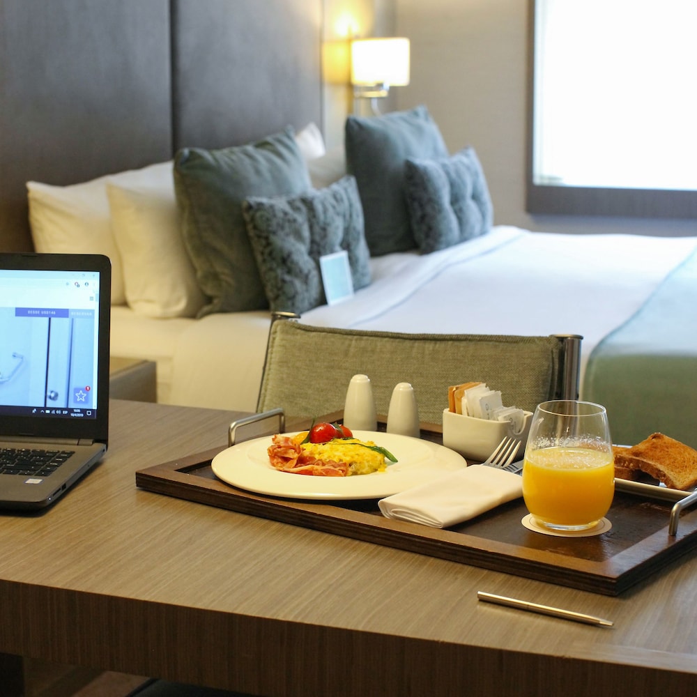 Recoleta Grand Hotel 34/52