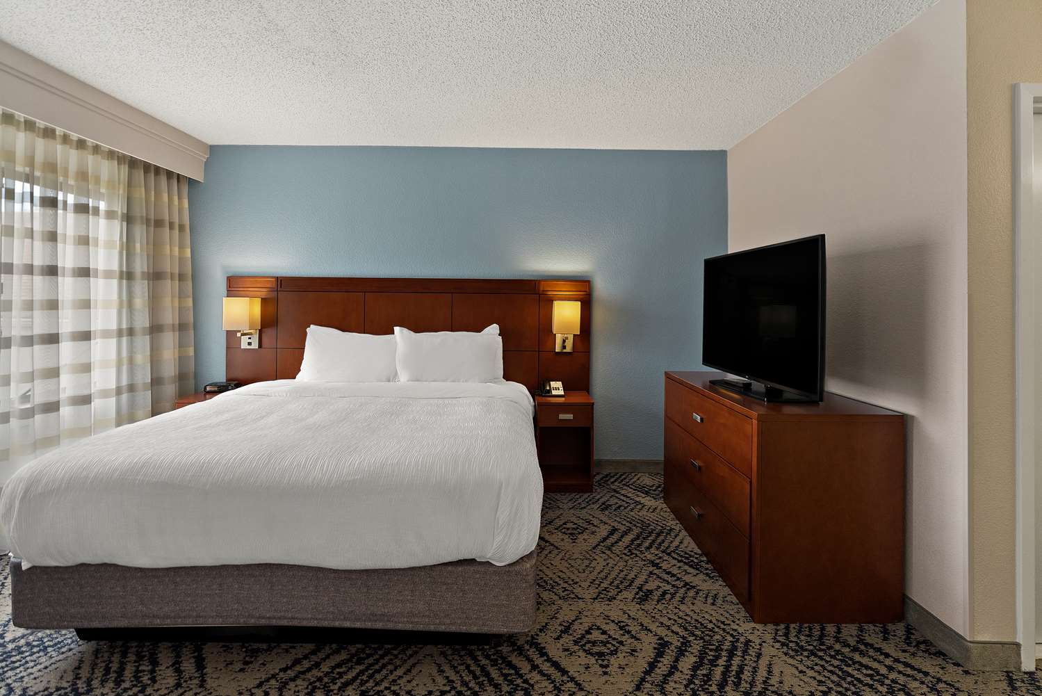 جناح بسرير كينج مع أريكة
