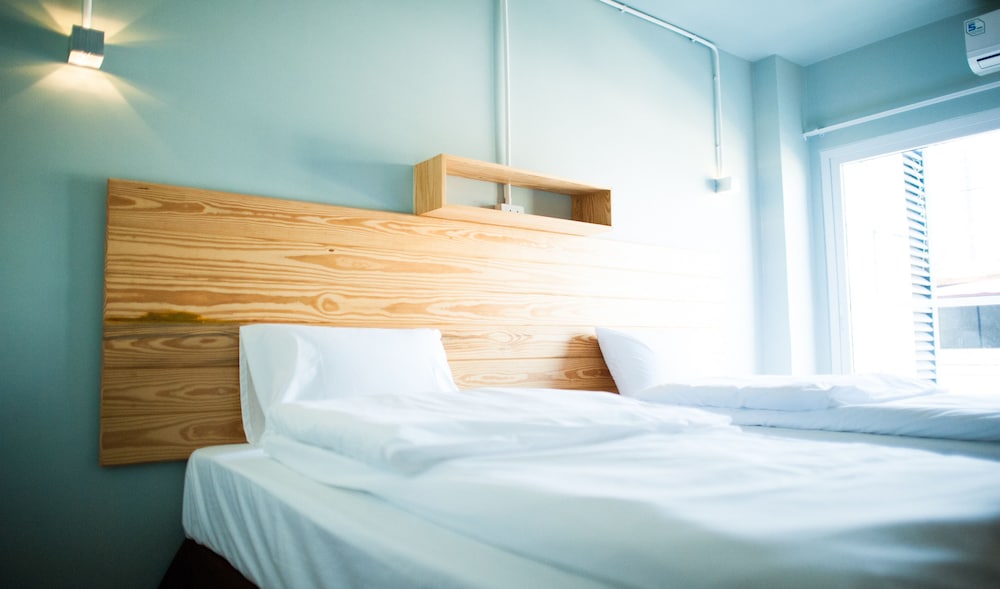 DELUXE, TWIN BEDS