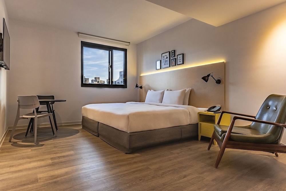Room, King Bed, Large