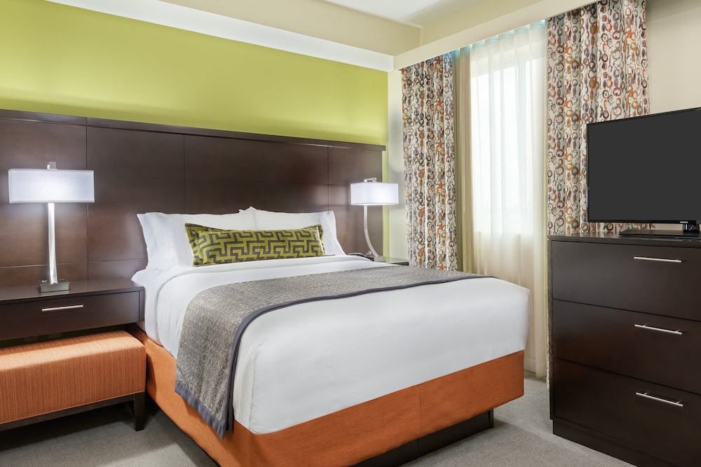 Staybridge Suites Miami International Airport 11/77