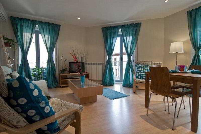 Apartamentos Fuencarral 50 70/100