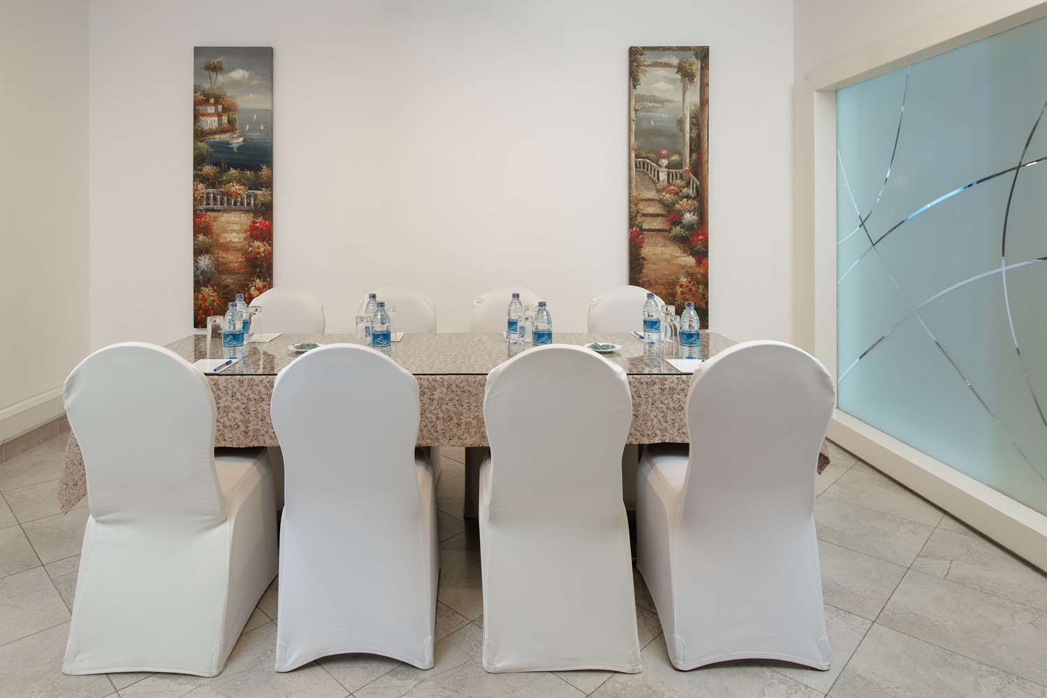 Peninsula Hotel Dar es Salaam 39/60