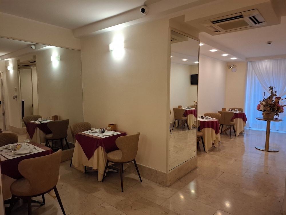 Hotel Principe Eugenio 53/61