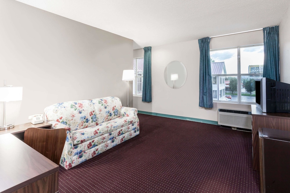 Super 8 By Wyndham Sevierville Riverside 29/45
