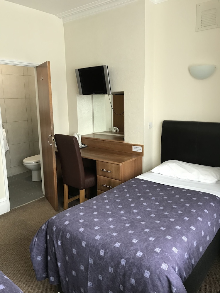 Warwick Lodge 16/24