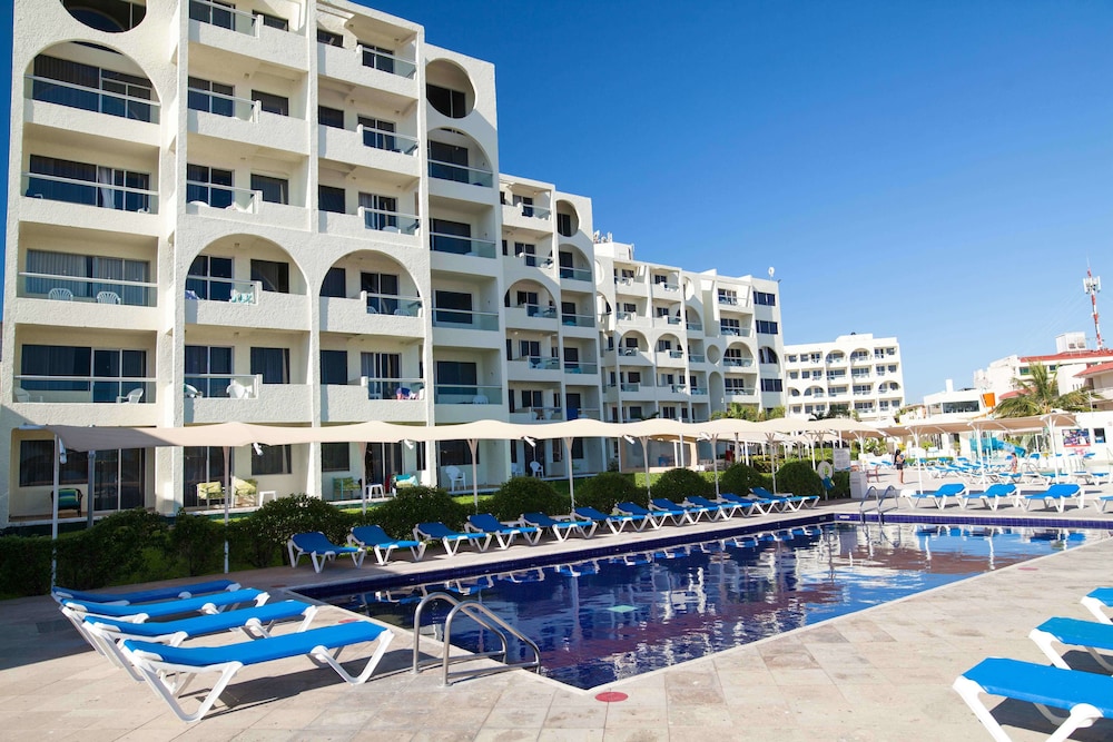 Aquamarina Beach Hotel Cancun photo4