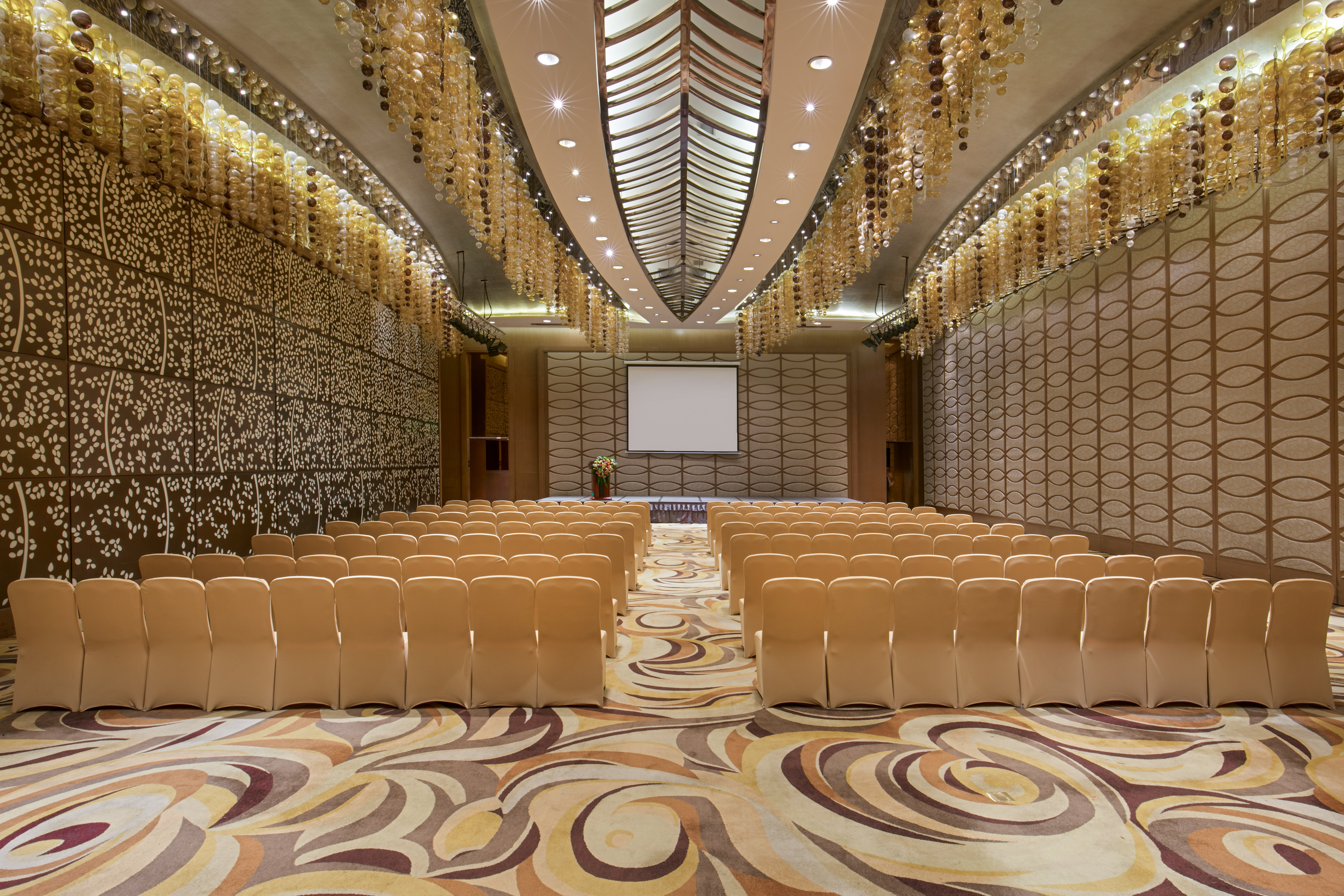 Crowne Plaza Zhongshan Wing on City 8/50