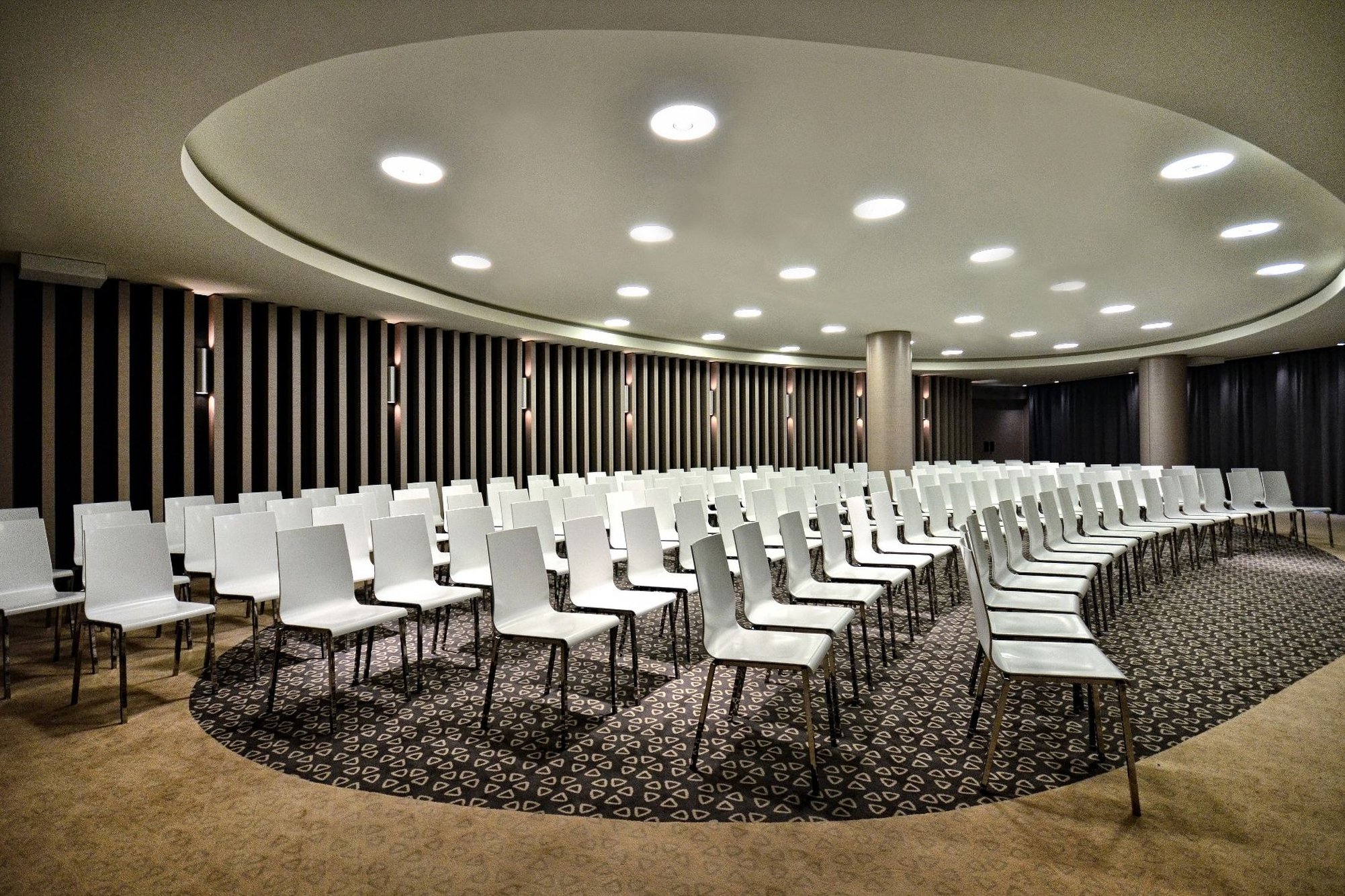 SOUND GARDEN HOTEL AIRPORT 31/38