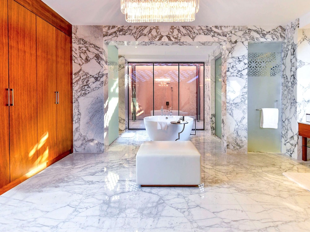 Royal Saray Resort 8/67