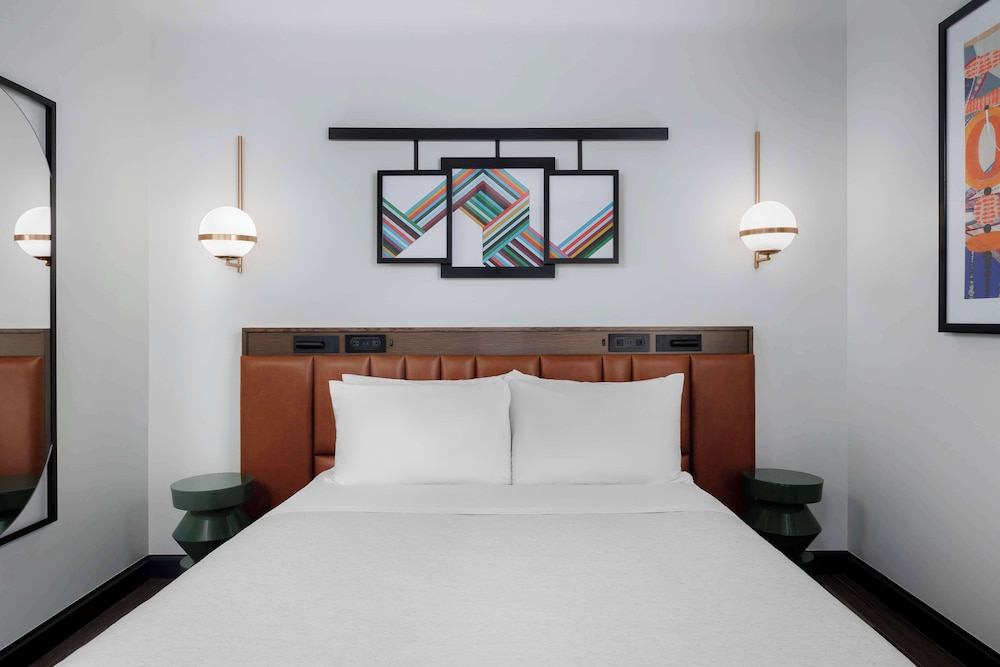 Compact, King Bed, Bathtub, Accessible