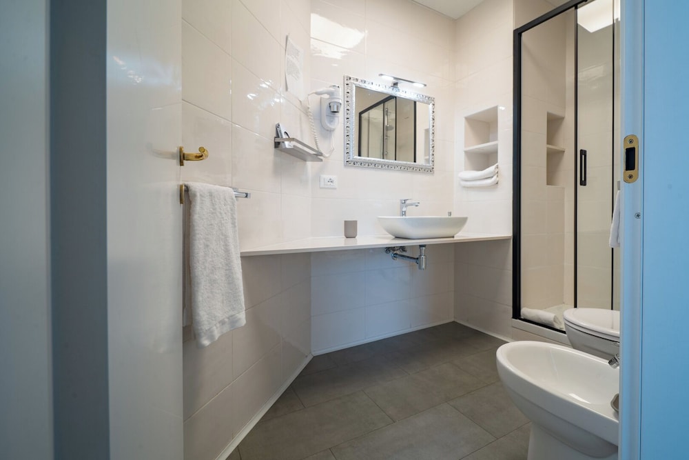 Suite, Twin Beds, Hotel Genova Liberty 7/7
