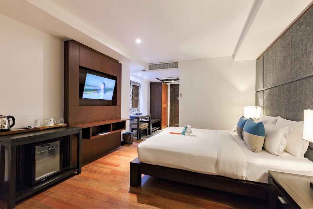 Baan Laimai Beach Resort 28/66