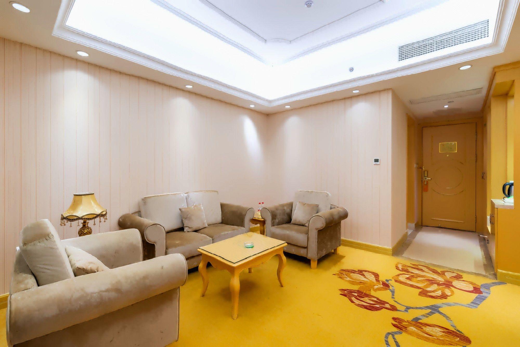 Vienna International Hotel (Changsha Xiangfu Road) 38/46