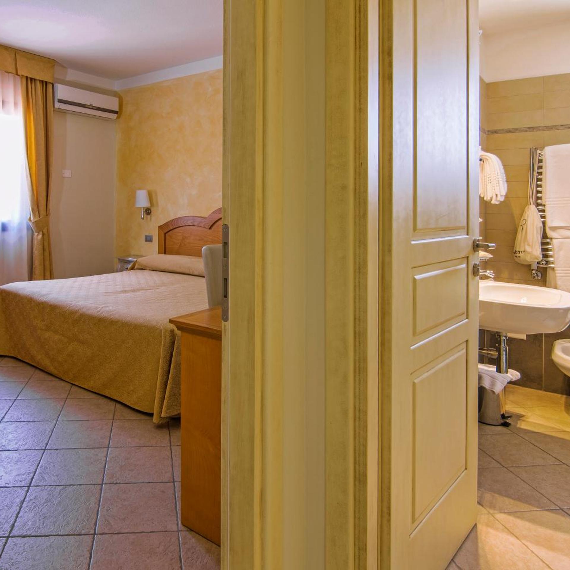 La Perla Hotel 47/47