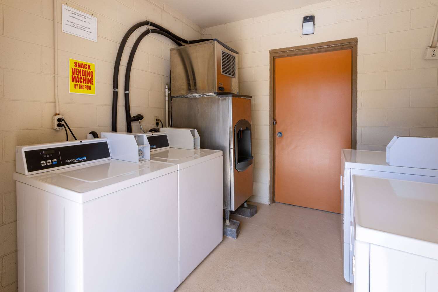 Super 8 by Wyndham Williamsburg/Historic Area 26/26