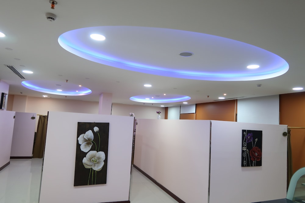 فندق اللوتس(Lotus Hotel) 9/47